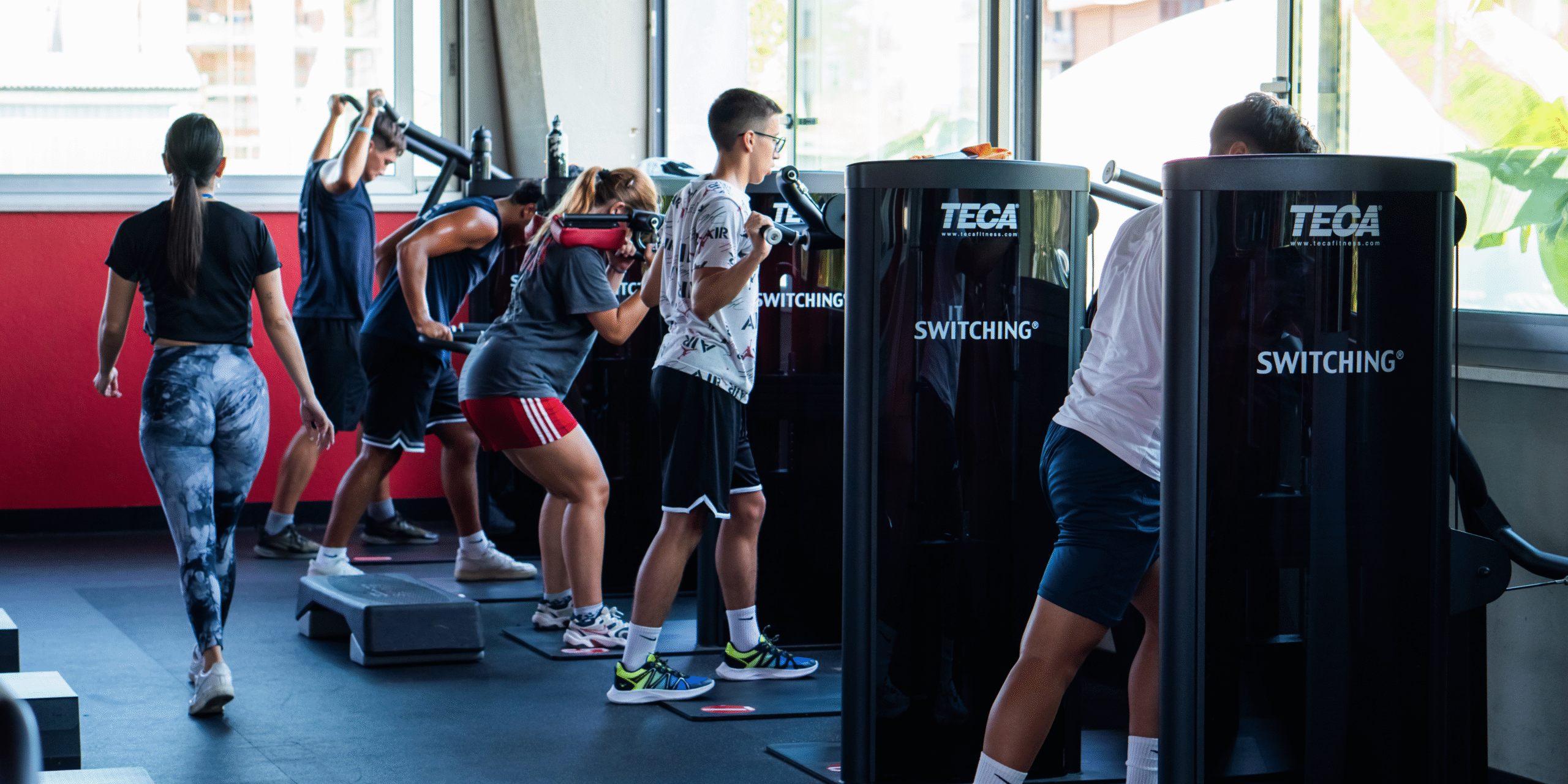 Allenamento in piedi: i benefici confermati dalla Scienza