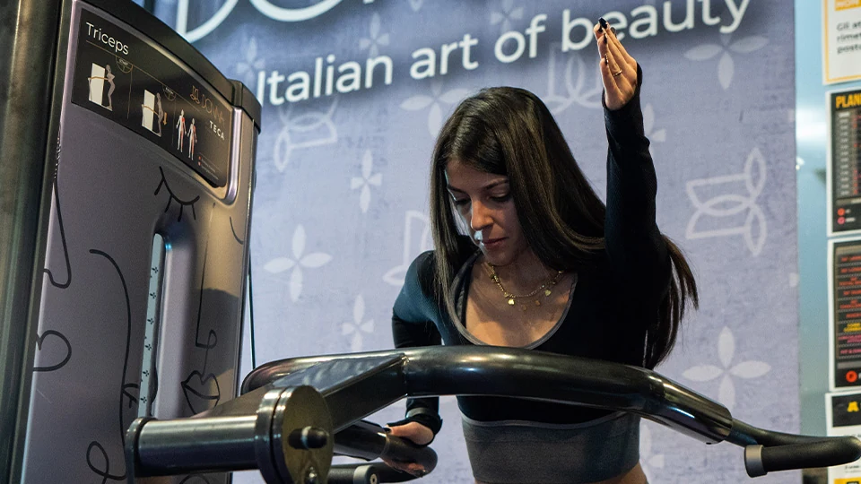 Pilates in piedi_donna_tech pilates